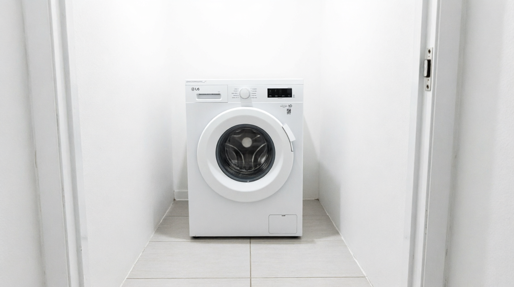 Mesin cuci fasilitas laundry Asrama IPB Ekasari